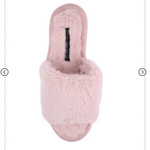 NWOT FRNCH CONNECTION PINK WOMENS PLUSH SLIPPERS Sz 9/10